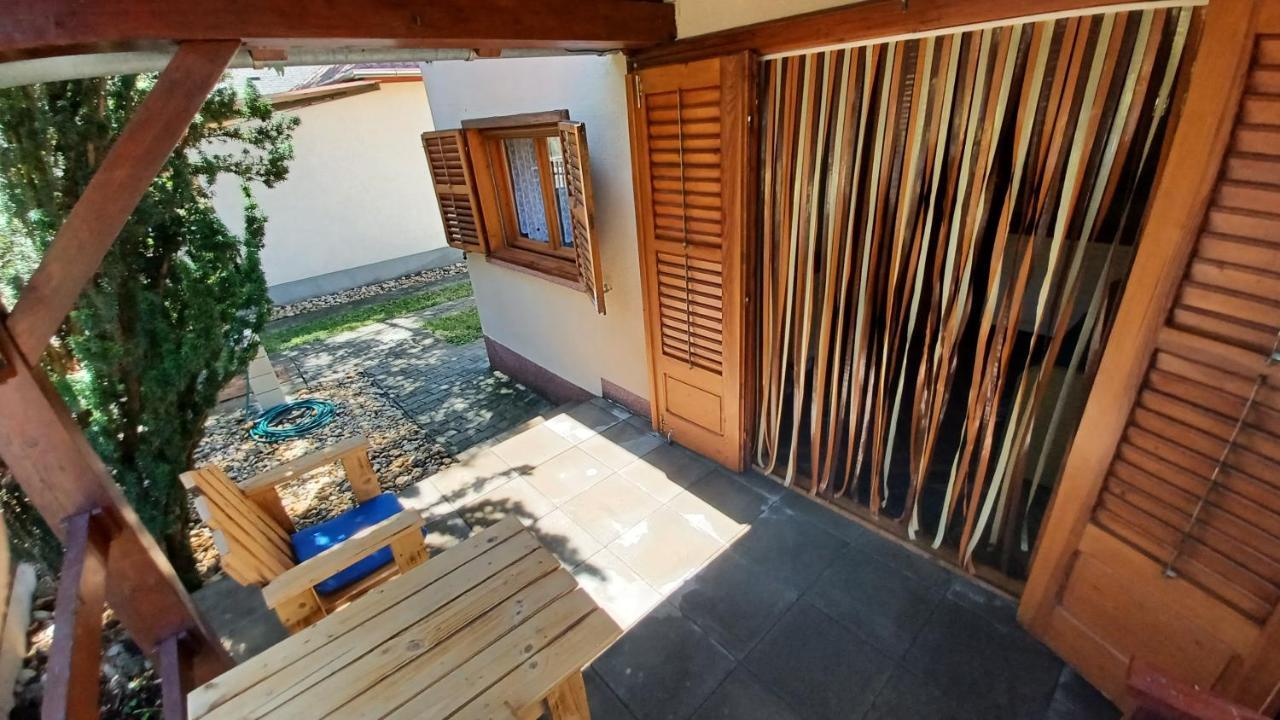 Relax Ii. Vendeghaz Villa Dunapataj Eksteriør bilde